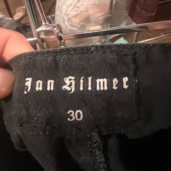 JAN HILMER MICRON SHORTS, ribbed details, black with gold zippers, size 30 - Picture 4 of 5